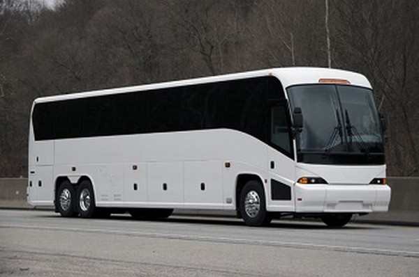 Charter-Bus-Rentals-Racine-WI